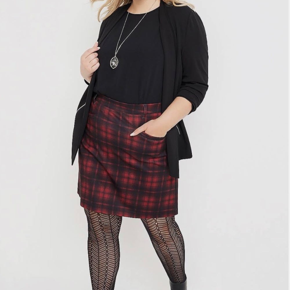 NWT 2x High Rise Red Plaid Maurice’s skirt